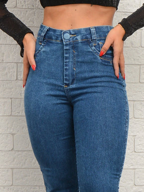 Calça jeans boca de sino